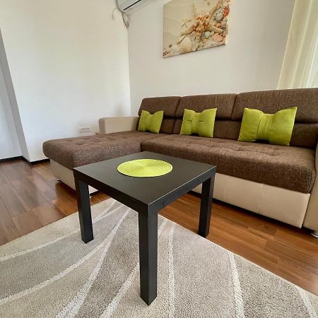 Alcomar Apartment - Summerland Mamaia Esterno foto